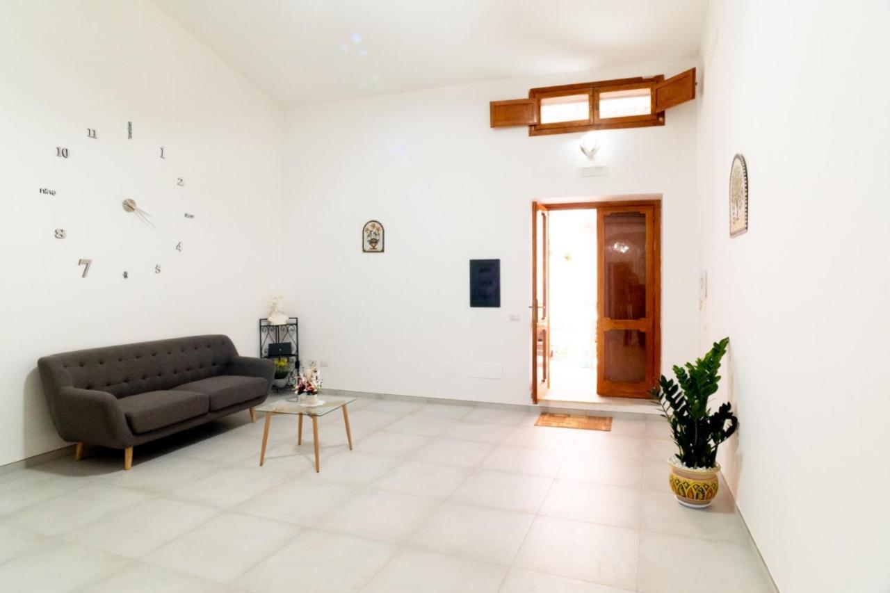 I Parrini Bed & Breakfast Порто Емпедокле Екстериор снимка